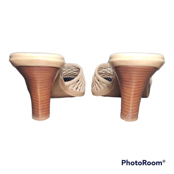 Etienne Aigner size 8 tan color slip-on heeled sandals 2.5" heels - Picture 3 of 9